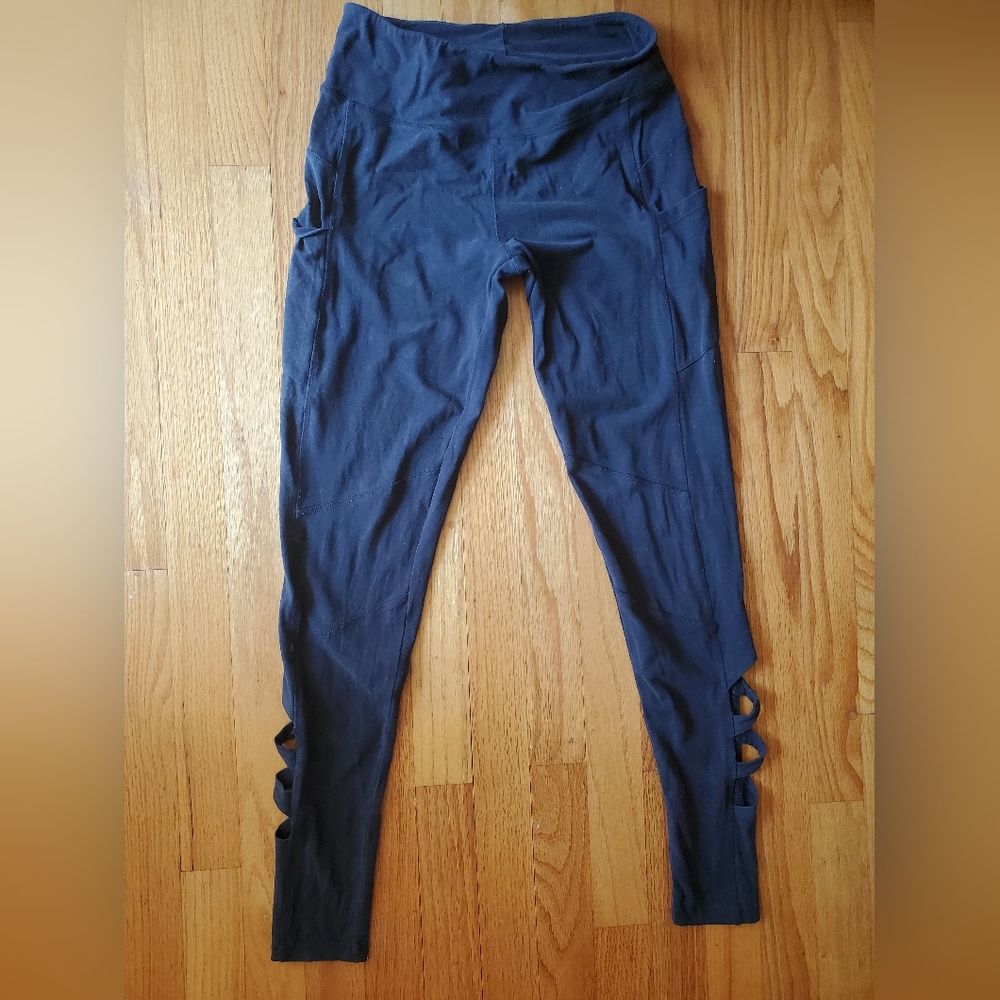 Synergy organic black urban zen leggings size xs